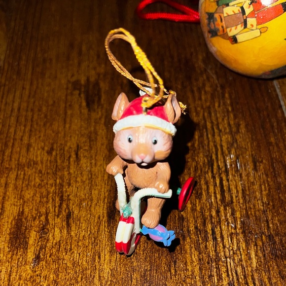 Vintage Set Of 7 Various Holiday Christmas Ornaments - Picture 10 of 16